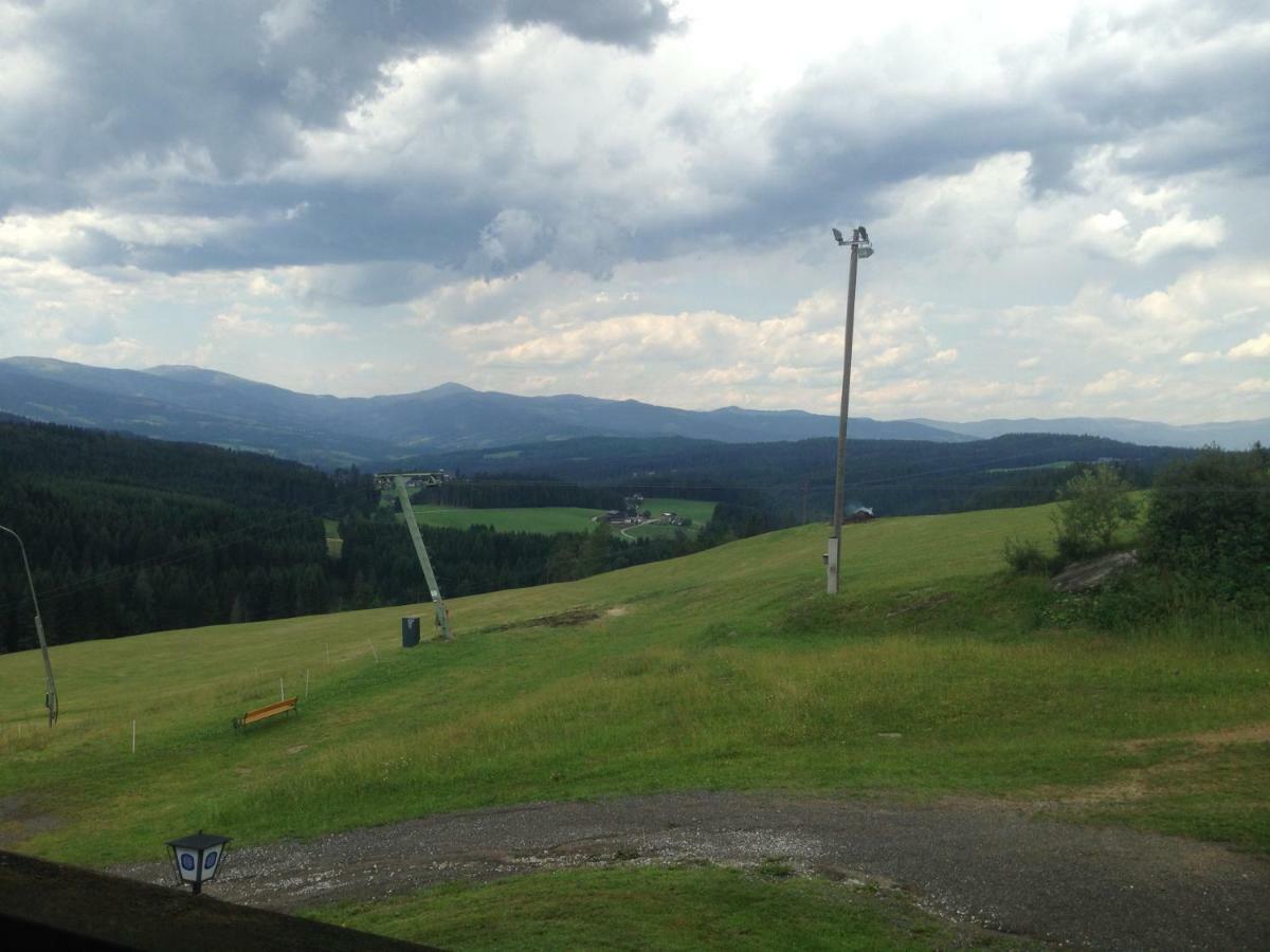 Alpengasthof Hoiswirt Modriach Esterno foto